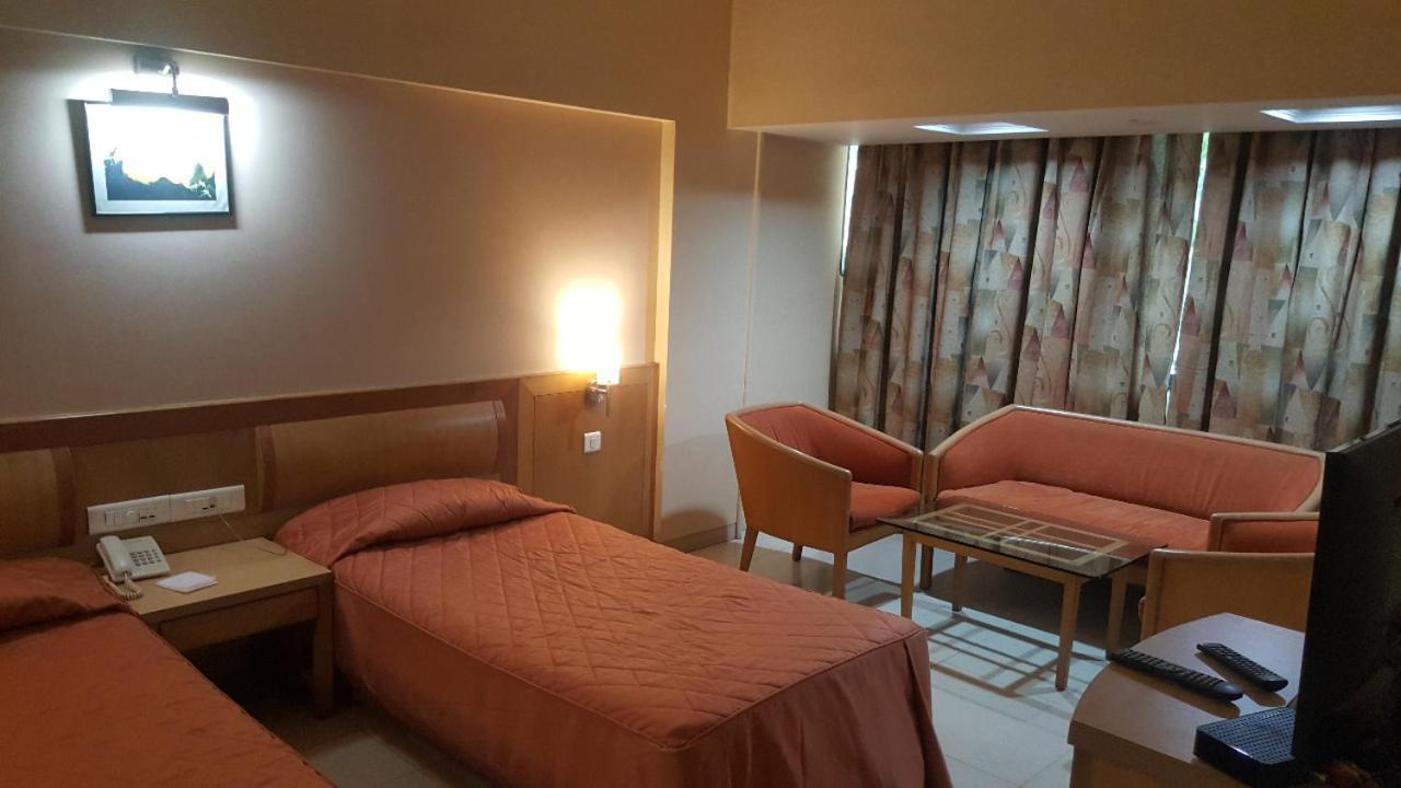 Hotel Ashirwad Pune Eksteriør bilde